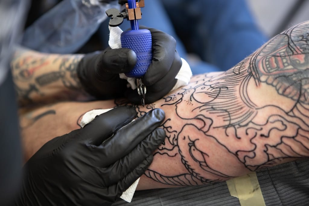 Jak znaleźć tatuatora w Żywcu, który pasuje do Twojego stylu?